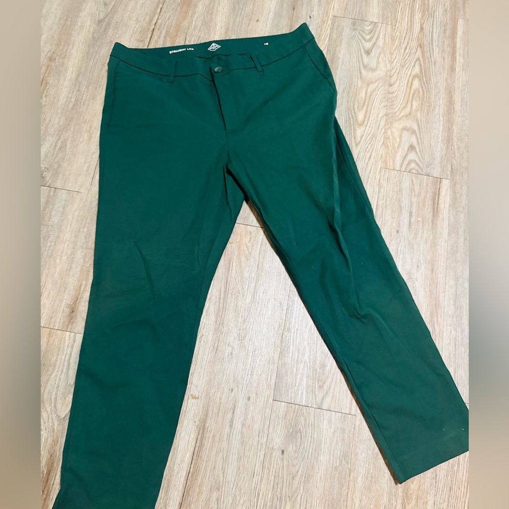 🔥$10 FINAL PRICE🔥 St. John's Bay Emerald Green Straight Leg Pixie Pants💛 - Picture 7 of 7